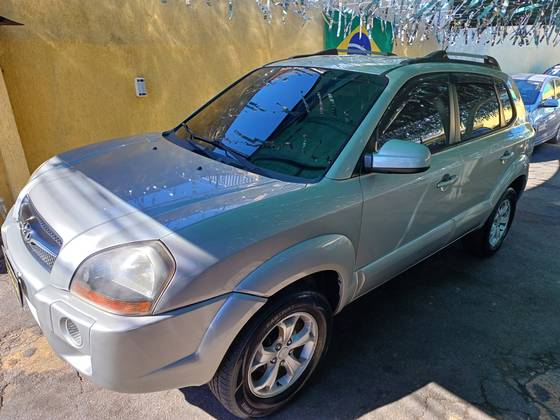 HYUNDAI TUCSON 2.0 MPFI GLS 16V 143CV 2WD FLEX 4P AUTOMÁTICO HYUNDAI TUCSON 2.0 MPFI GLS 16V 143CV 2WD FLEX 4P AUTOMÁTICO